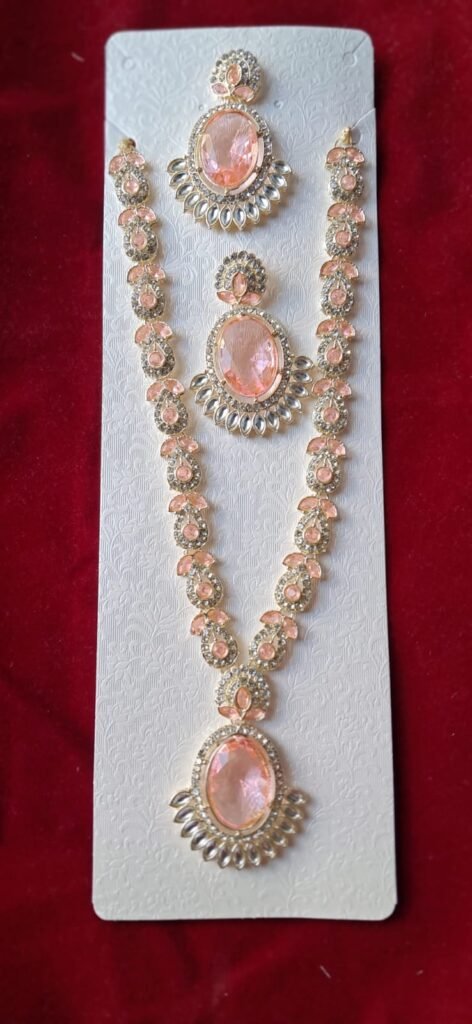 Elegant Light Pink Crystal Necklace Set with Matching Earrings – Perfect for Special Occasions
